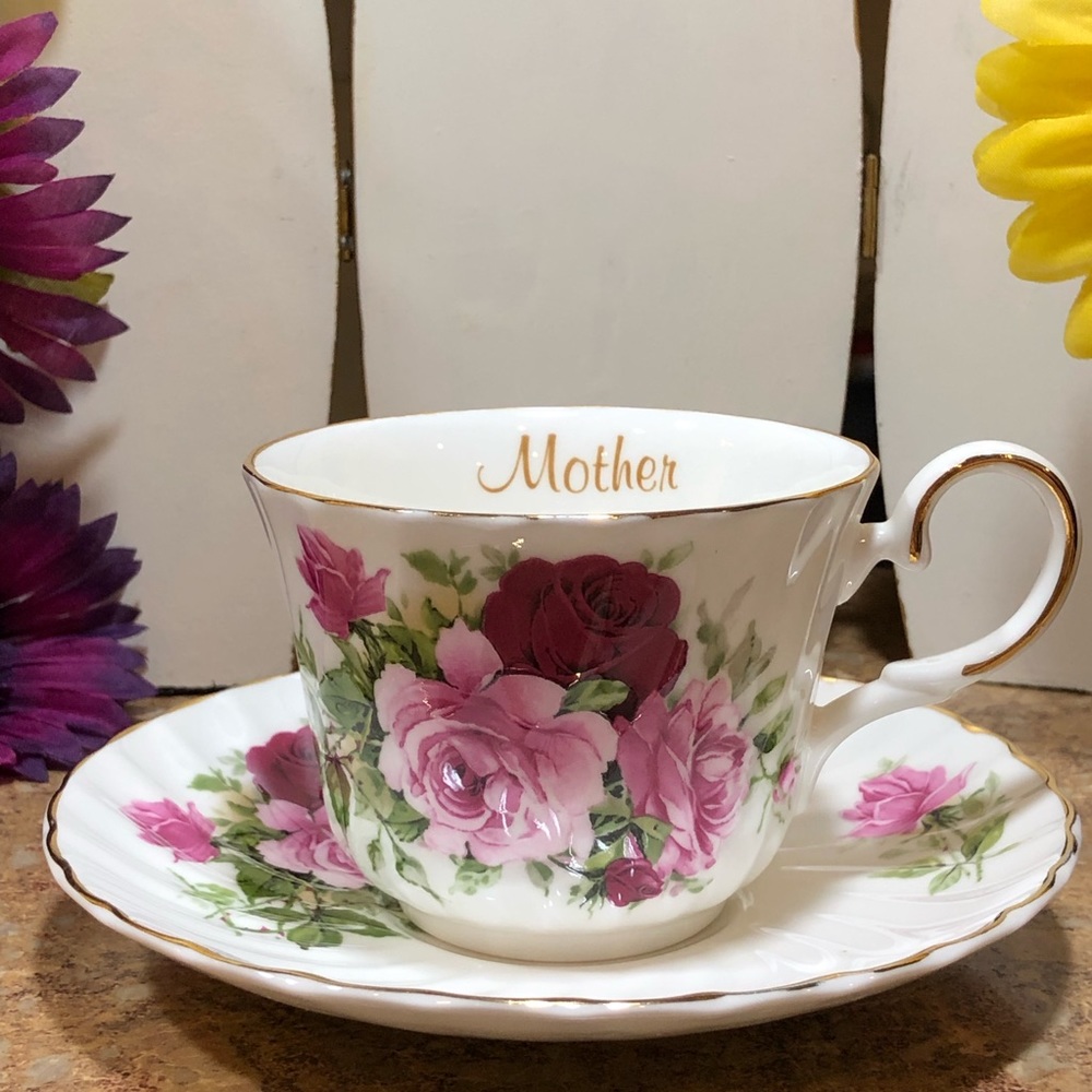 Rare Royal Patrician “Mother” Rose Tea Cup & Saucer Lined In 18 Karat Gold